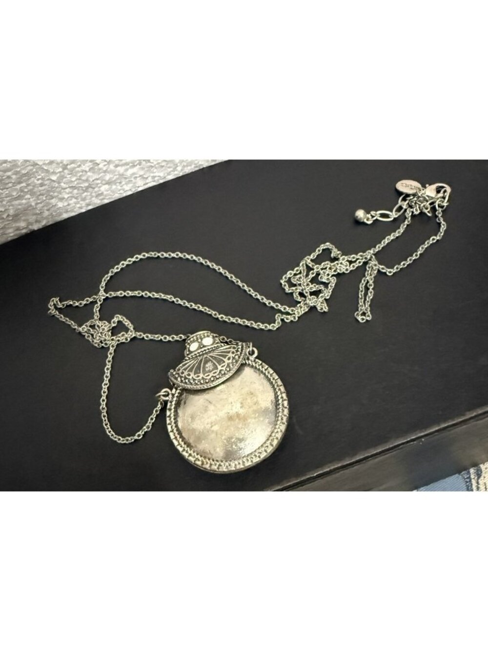 Vintage AEO American Eagle Outfitters Purse Pendant Necklace Snuff Silvertone